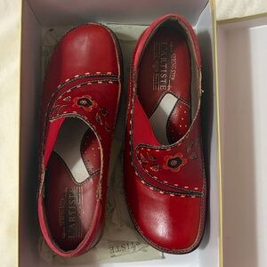 Spring Step Hand-Painted L'Artiste Red Leather Clogs